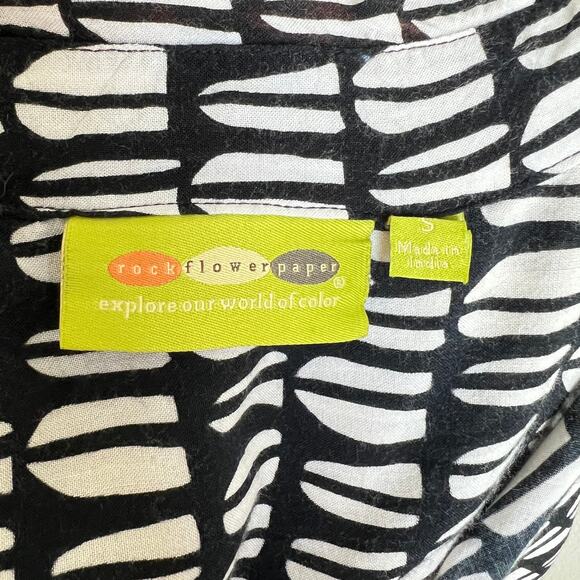 Rock Flower Paper 3/4 Sleeve V-neck Tunic Top Women's S Relaxed All Over Print - Picture 6 of 7